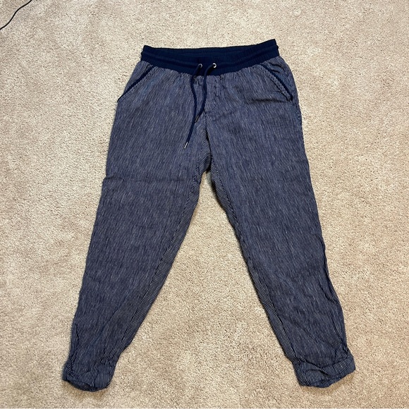 Athleta Pants - Women’s Athleta Pants Size 8